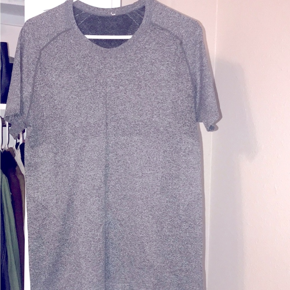 Lululemon Grey Vent Large Shirt